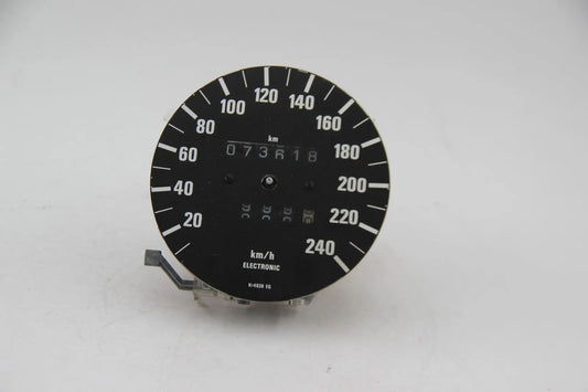 BMW E30 320i 323i 325i  Tachometer Km/h Speedometer Instrument VDO 1377343