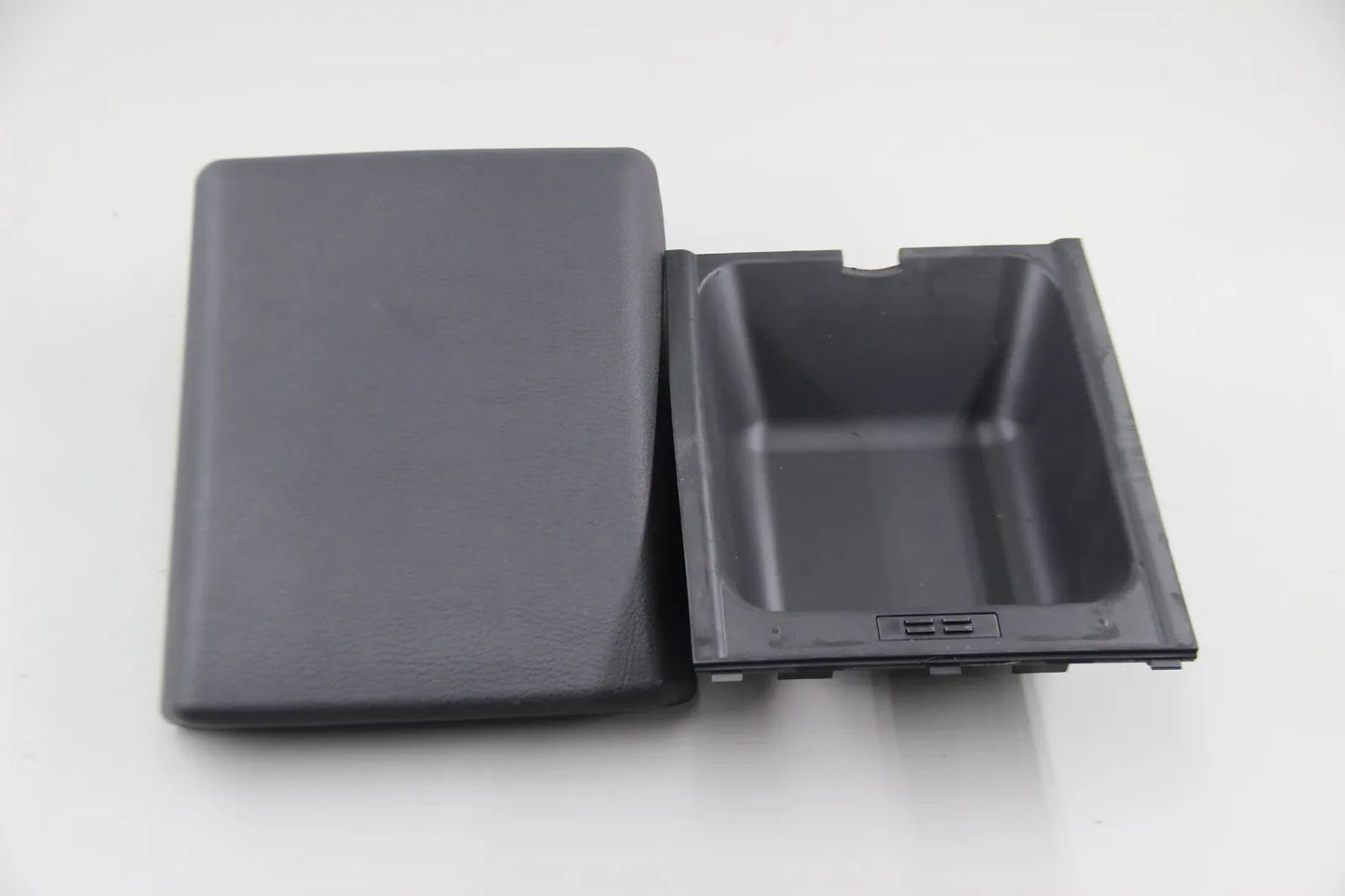 Original BMW E39 Limo/Touring  Mittelarmlehne Center schwarz  51162427367