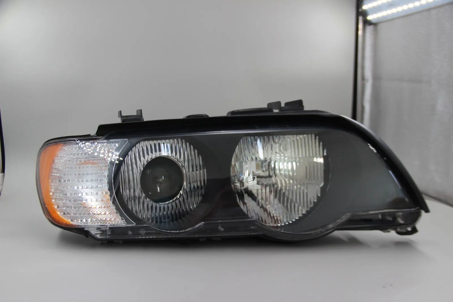 Original BMW E53 X5 Serie Scheinwerfer Xenon rechts, Blinker weiss 63126930236