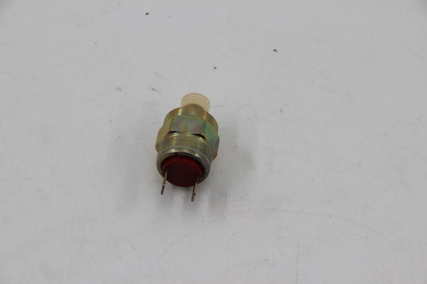 Original BMW E28 E24 E23 E32 E31 Öldruckschalter M10X1 ZYL. 34351182270