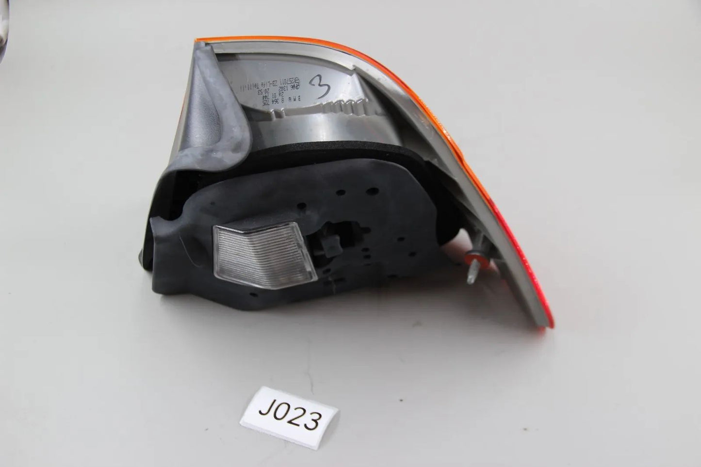 Original BMW E46 Coupe Heckleuchte Seitenwand links 63218364725