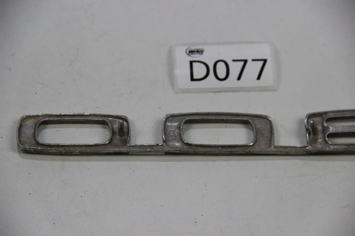 Original BMW Neue Klasse Modellbezeichnung Schriftzug Badge 1800 Kofferraum