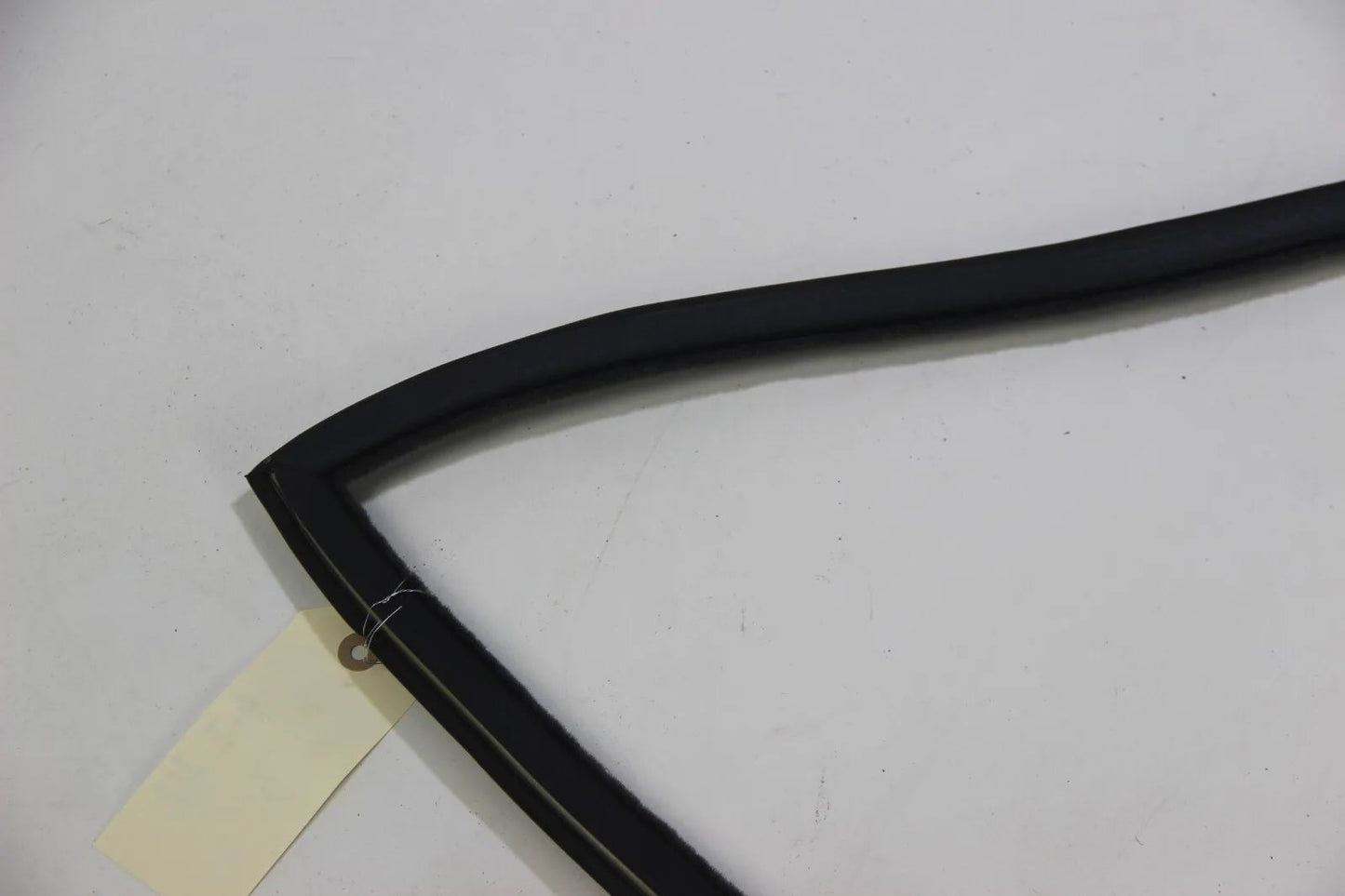 BMW E30 4-Türer Limo Touring 316i-325i Türdichtung hinten rechts Kantenschutz