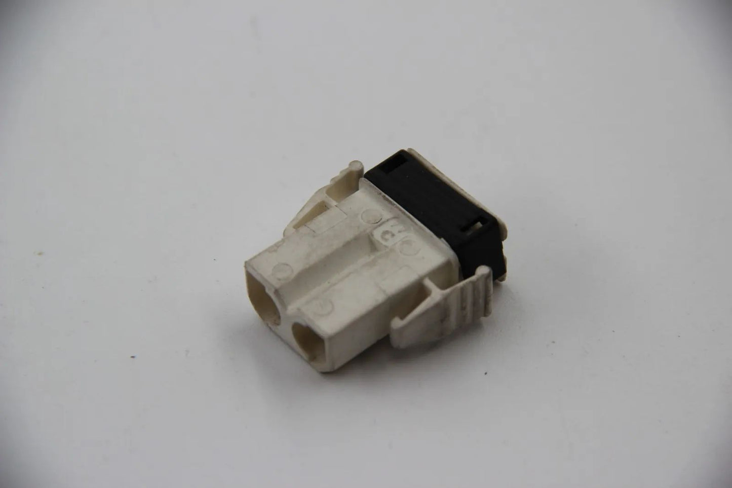 Original BMW E30 3er E24 6er E34 5er E32 7er Steckergehäuse Weiß 61131378401