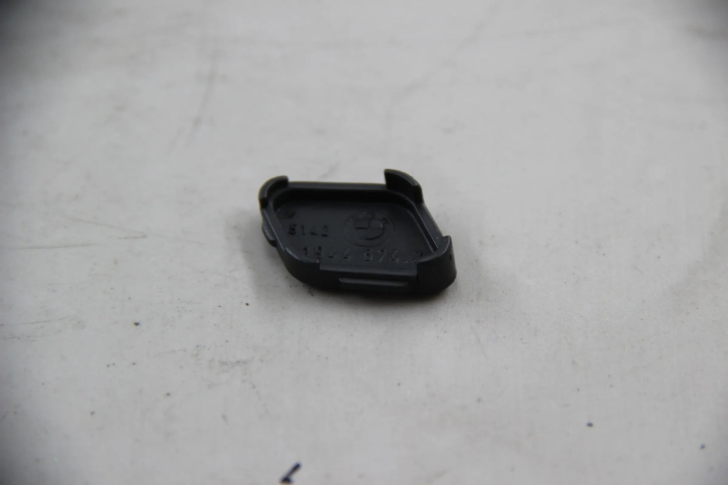 Original BMW E34 518i-540i M5 3.6 Abdeckung Oberteil rechts schwarz 51421973608