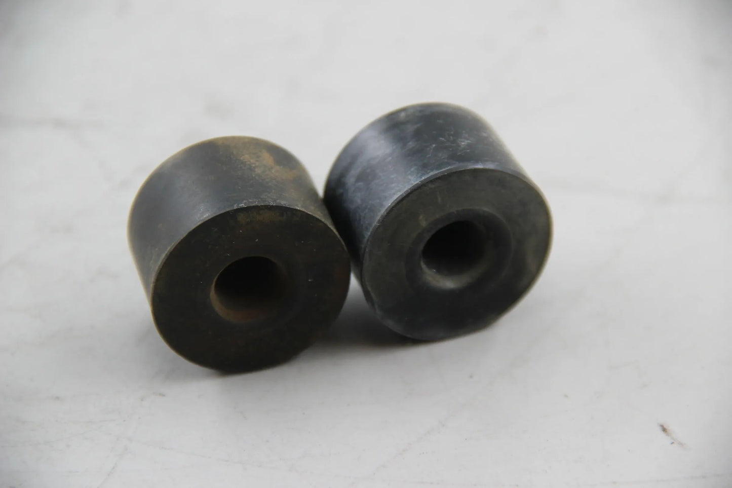 Original BMW E30 E36 E46 E28 E34 E31 E83 E85 E86 Z1 2x Gummipuffer 17111178412