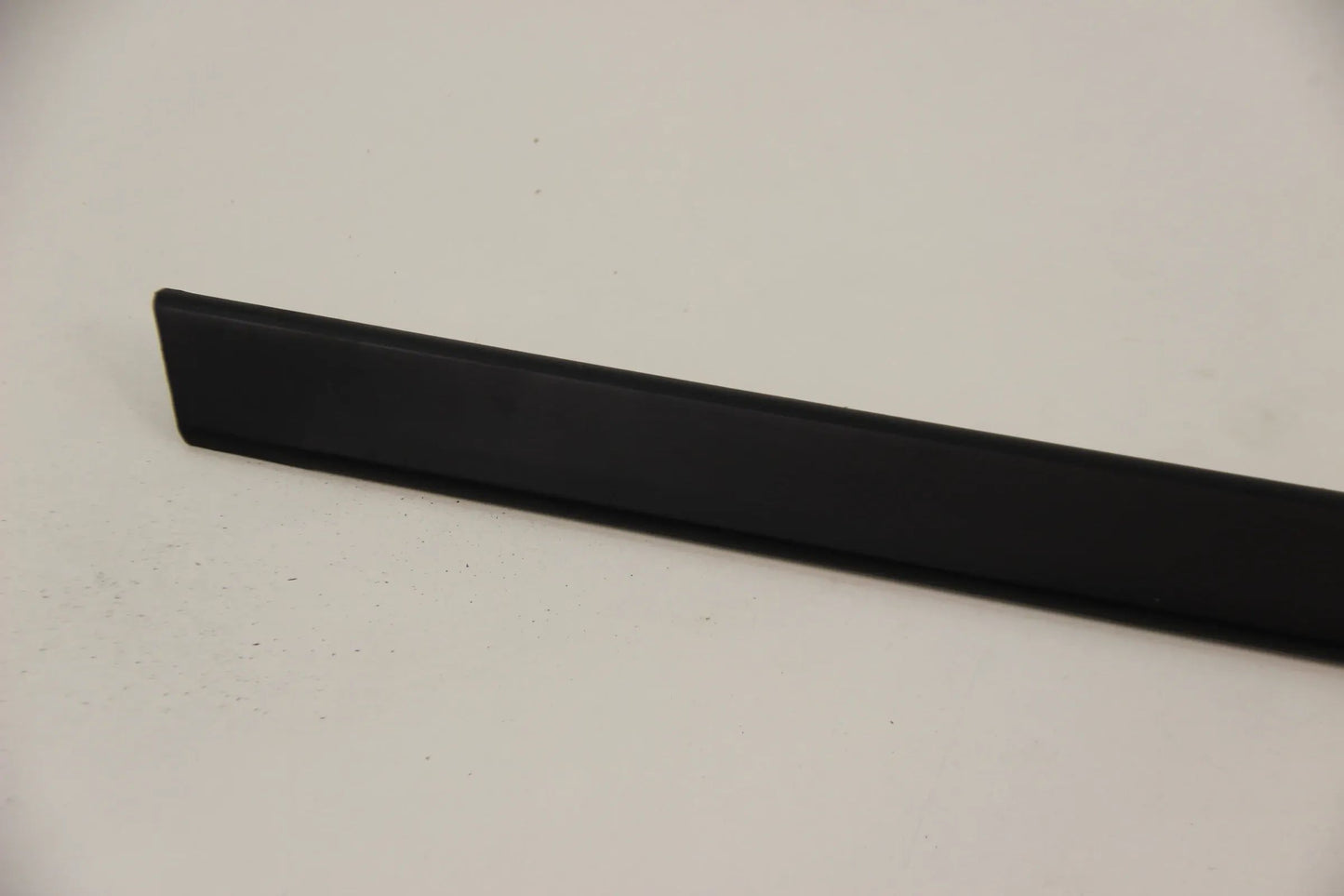 Original BMW E39 520i-540i M5 Stosslesite Tür hinten rechts schwarz 51138159298