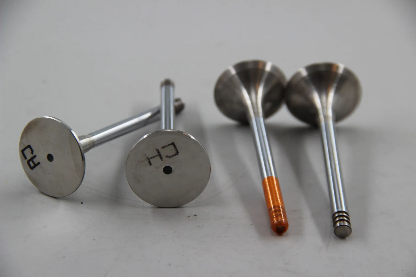 Original BMW E30 E36 E34 E32 E31 4x Auslassventil 36,0/6,96MM 11341727352