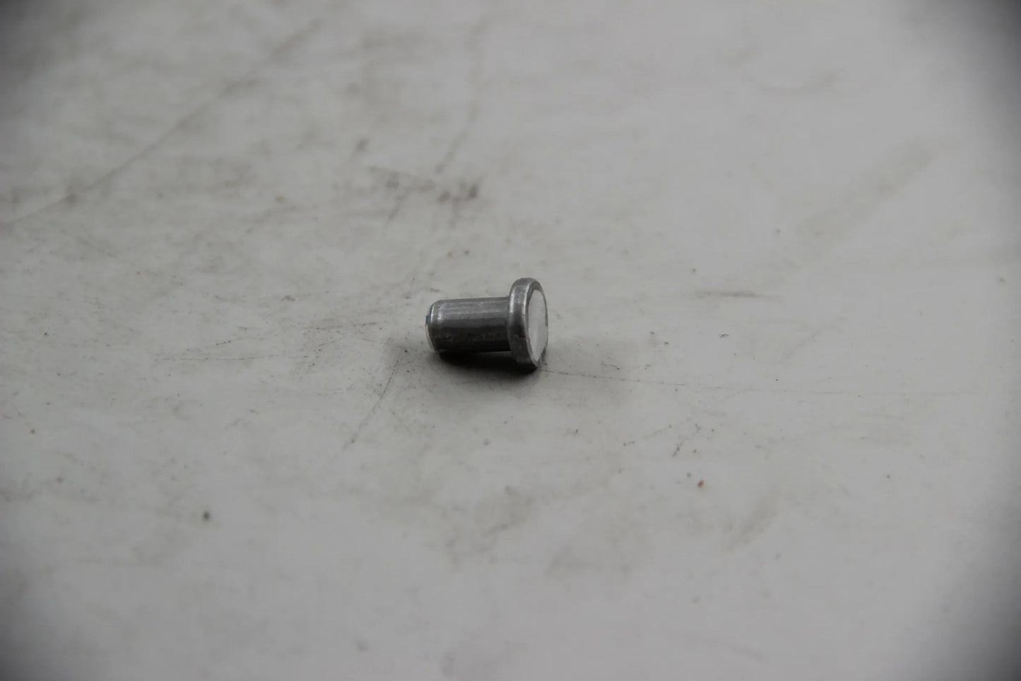 Original BMW E46 E90 E91 Bolzen D=6X12 Armaturenbrett Zierbolzen 51418215278