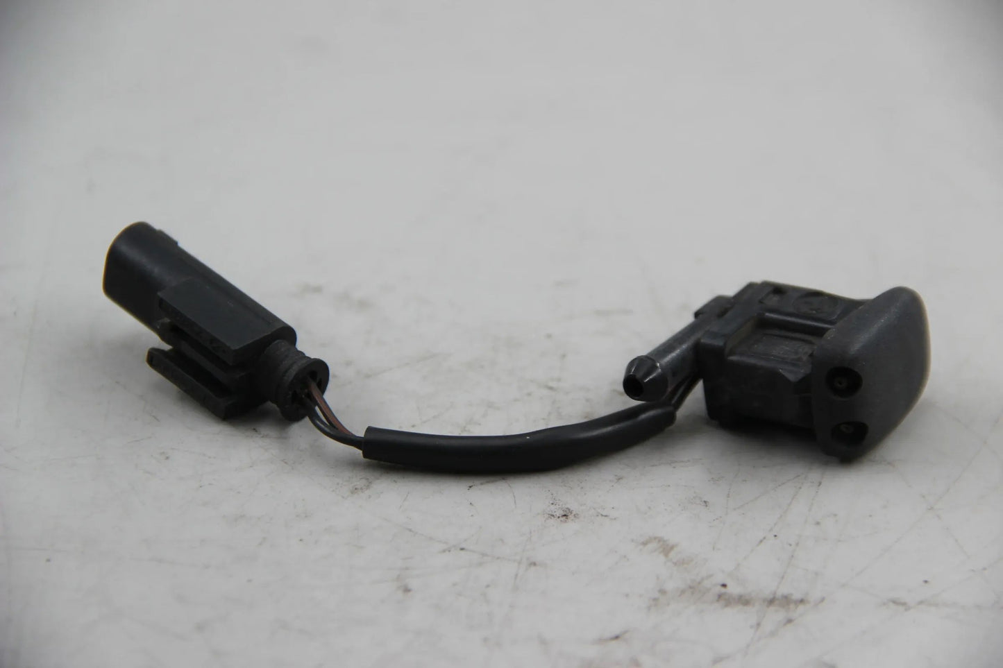 Original BMW E39 520i 523i 525i-540i M5 Spritzdüse heizbar NOS NLA 61668361039