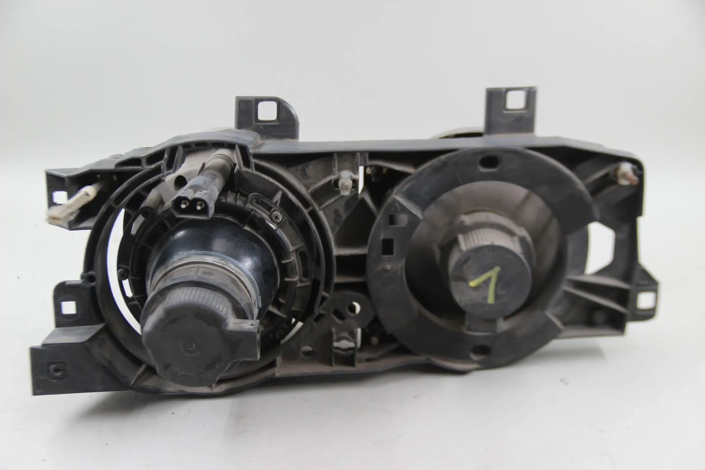 Original BMW E32 E34 Scheinwerfer vorne links Hella 13174100