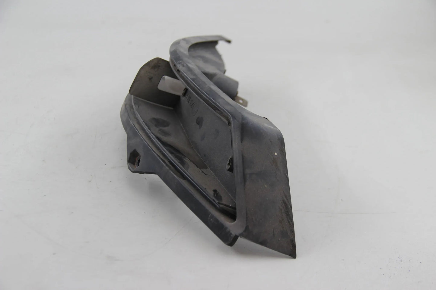 Original BMW E12 5er Blinker Halterung ohne Scheibe/Plastik Gehäuse rechts 23018