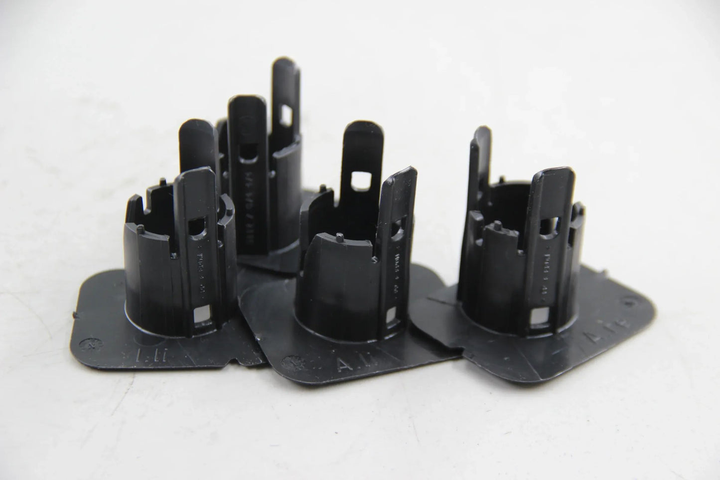 Orig BMW E60 520i-550i E61 523i-550i Satz Aufnahme PDC-Sensor hinten 51120432217