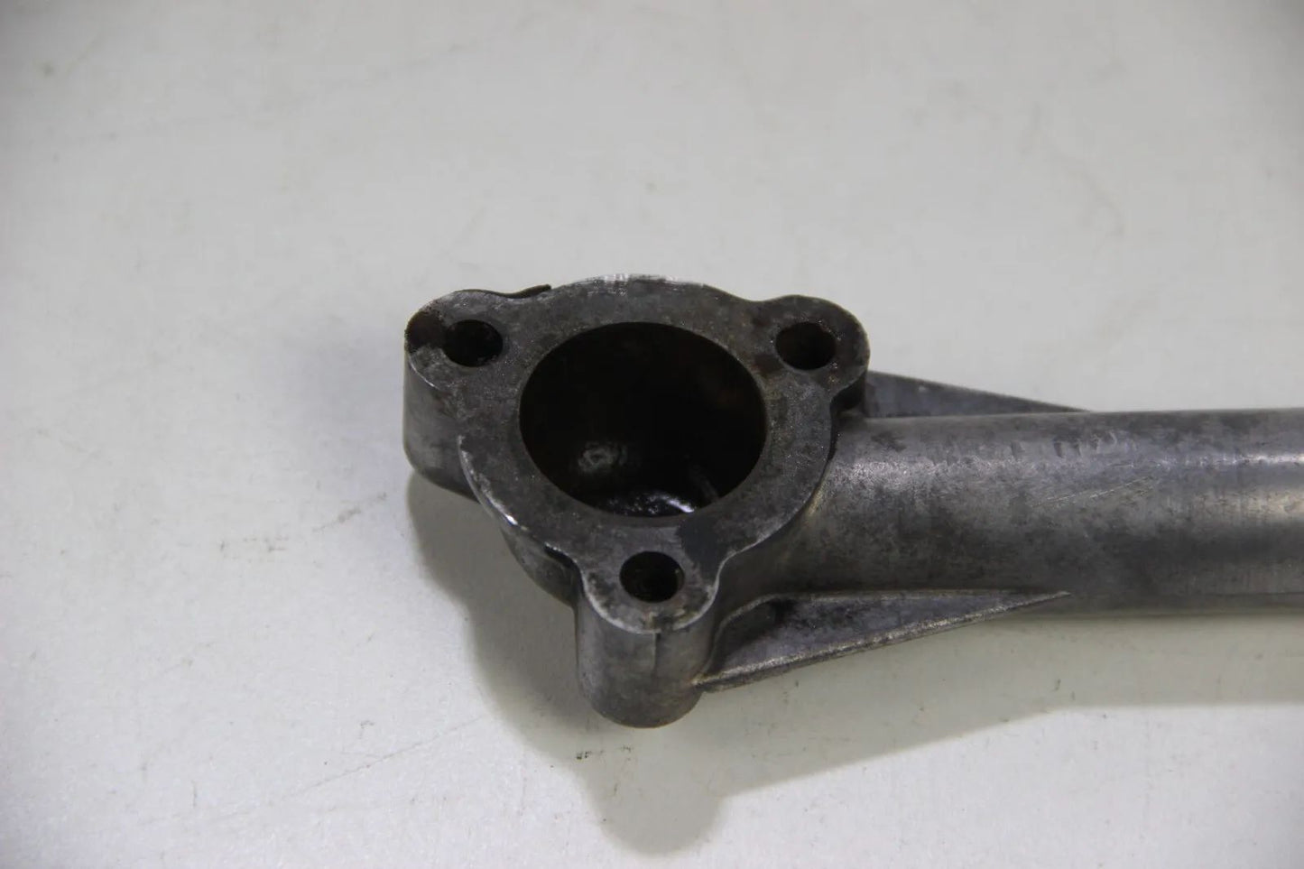 Original BMW E24 E28 E34 E32 M30 M88  Wasserflansch Zylinderkopf Hinten 1253209