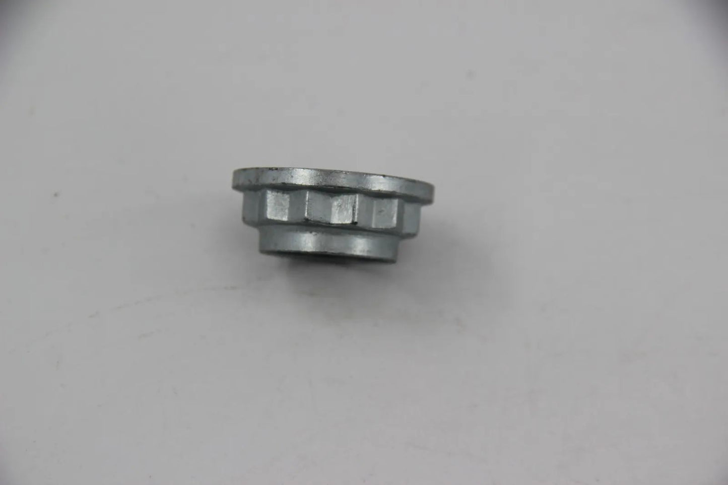 Original BMW E34 Z1 E90 E92 E36 E46 Bundmutter M24X1,5 Radlagerung  33411132565