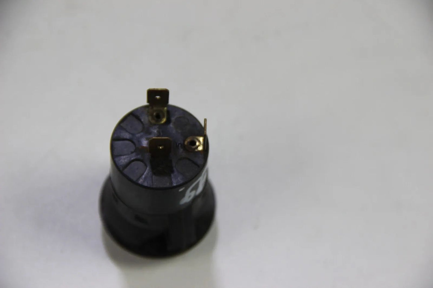 Original BMW E21 3er Schalter Knopf Switch  lila Taster violett 12675