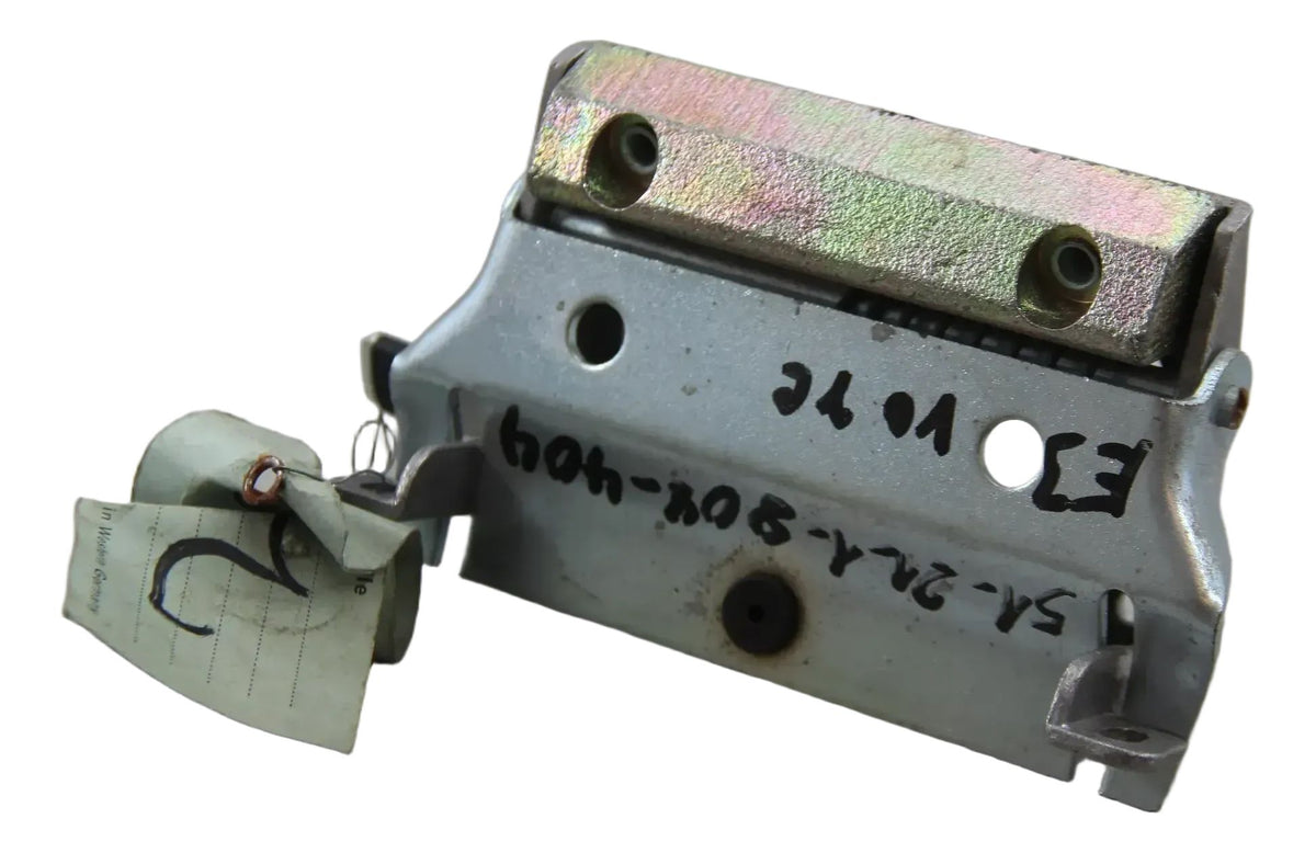 Original BMW E3 2.8L 2500 2800 Grundplatte Klappgriff vorn rechts 51211808404