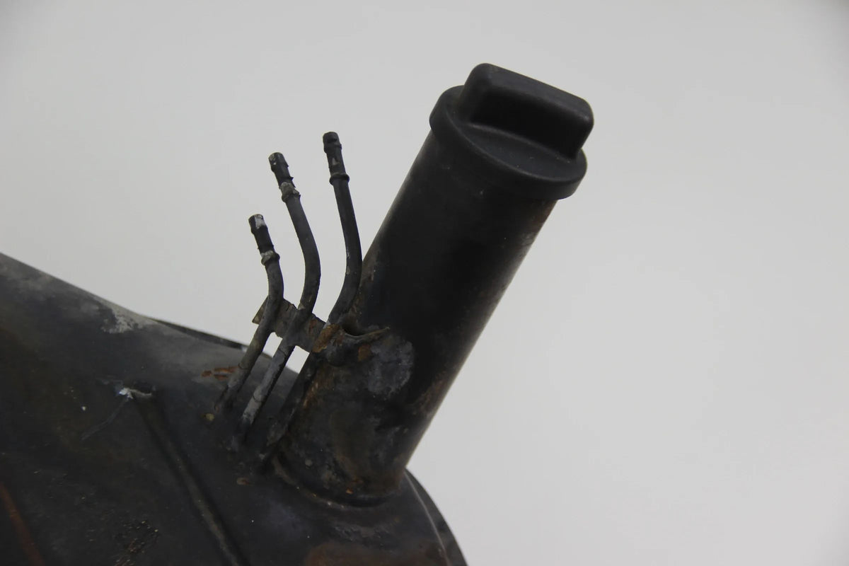 Original BMW E24 83´ - 89 635CSi Tank Muss neu beschichtet werden