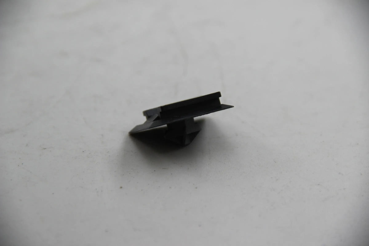 Original BMW E87 E46 E34 E39 E32 E38 Halter Steckverbindung schwarz 61131378964
