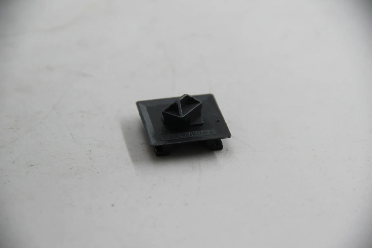 Original BMW E87 E46 E34 E39 E32 E38 Halter Steckverbindung schwarz 61131378964