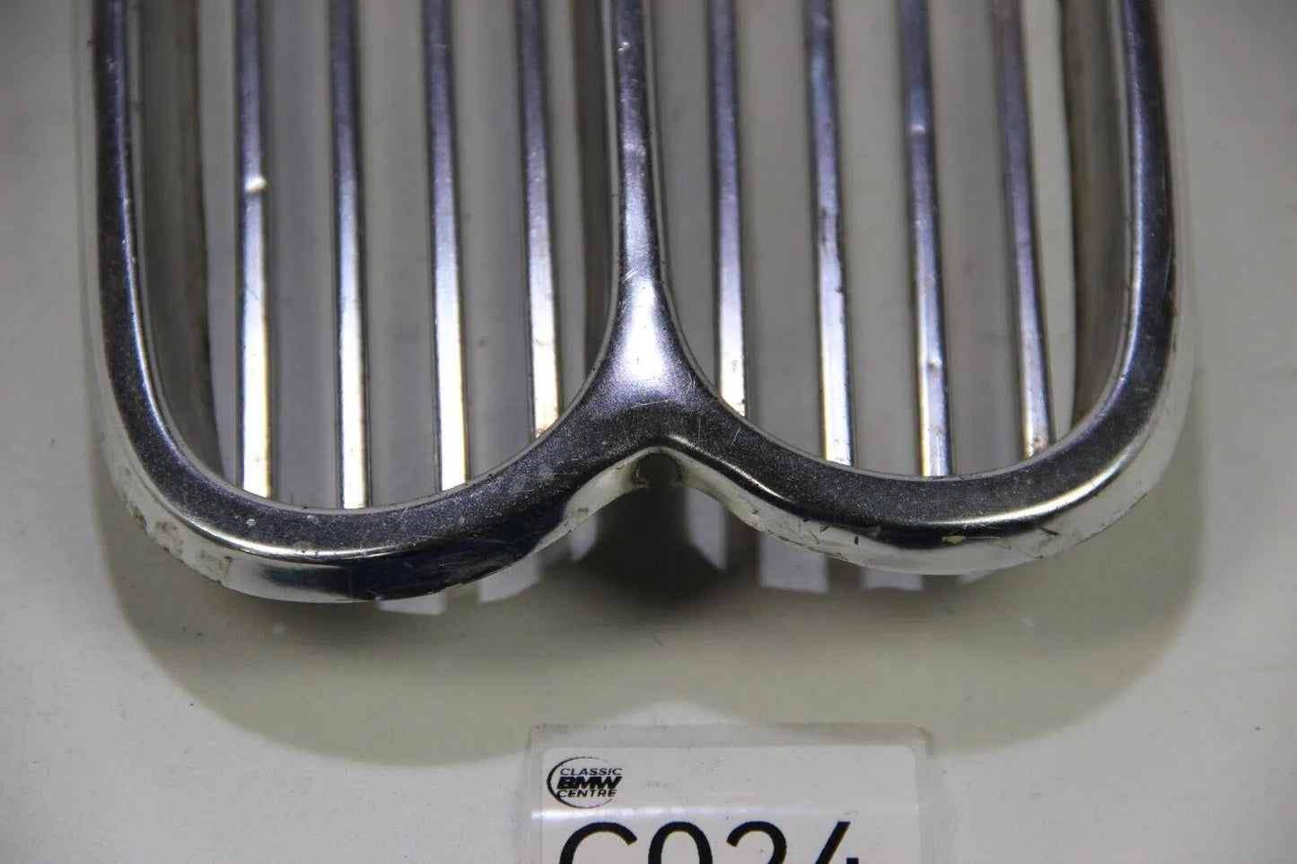 BMW E10 1502 1602 1802 2002 ti tii M10 Niere Chrom Ziergitter Mitte 51131801577