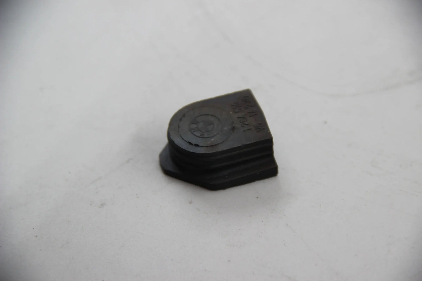 Original BMW E21 320 323i E30 E12 E28 E34 Z1 Verschlussstopfen NOS 11331264519