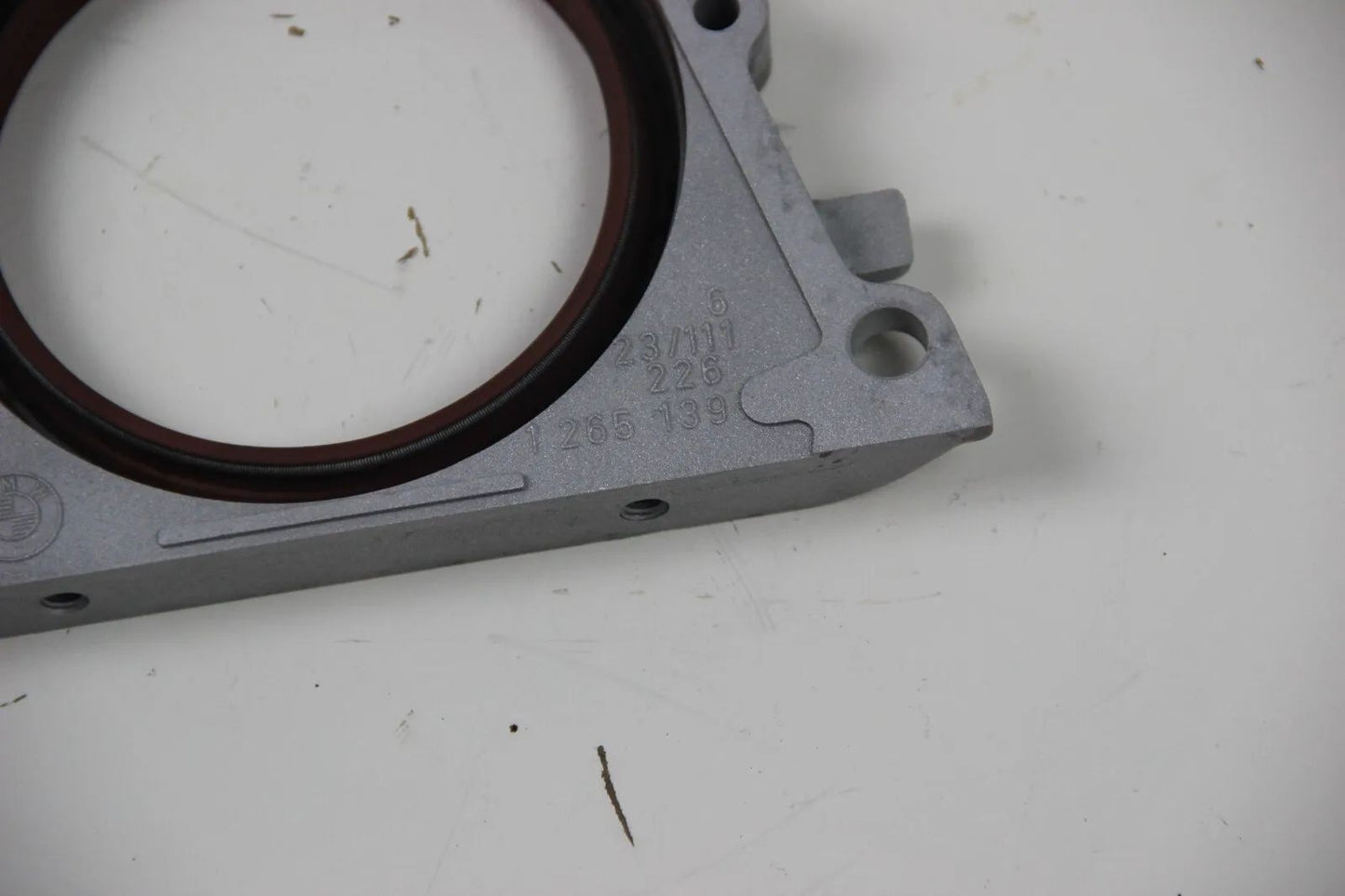 BMW E30 E34 E28 E36 Stirndeckel Abschlussdeckel Dichtflanch 1265139 226