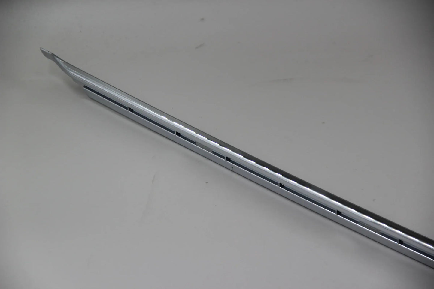 Original BMW E39 520d 525d 520i-540i Limousine Blende links 51128184505