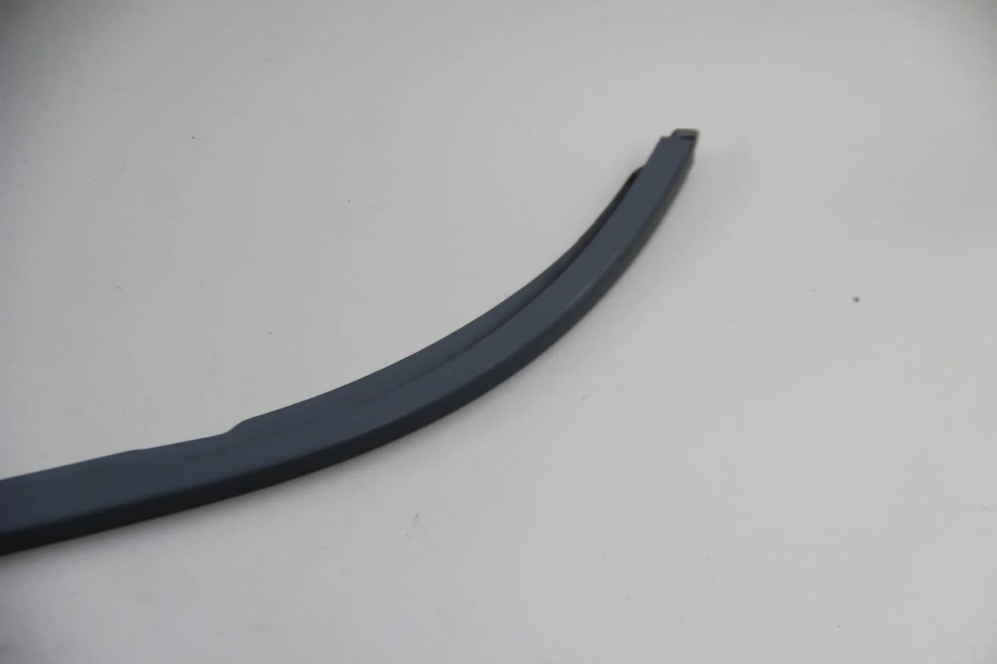 Original BMW E39 520i-540i M5 Limousine Blende vorne links grundiert 51138168809