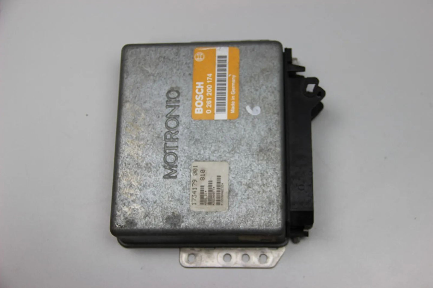 BMW Motorsteuergerät ECU E30 316i 0261200174