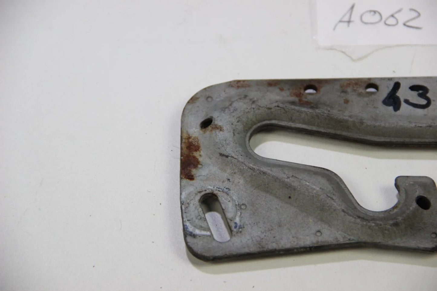 Original BMW E30 Motorhauben Verschluss Haken Hinten Bonnet Hook 316i-325i M3