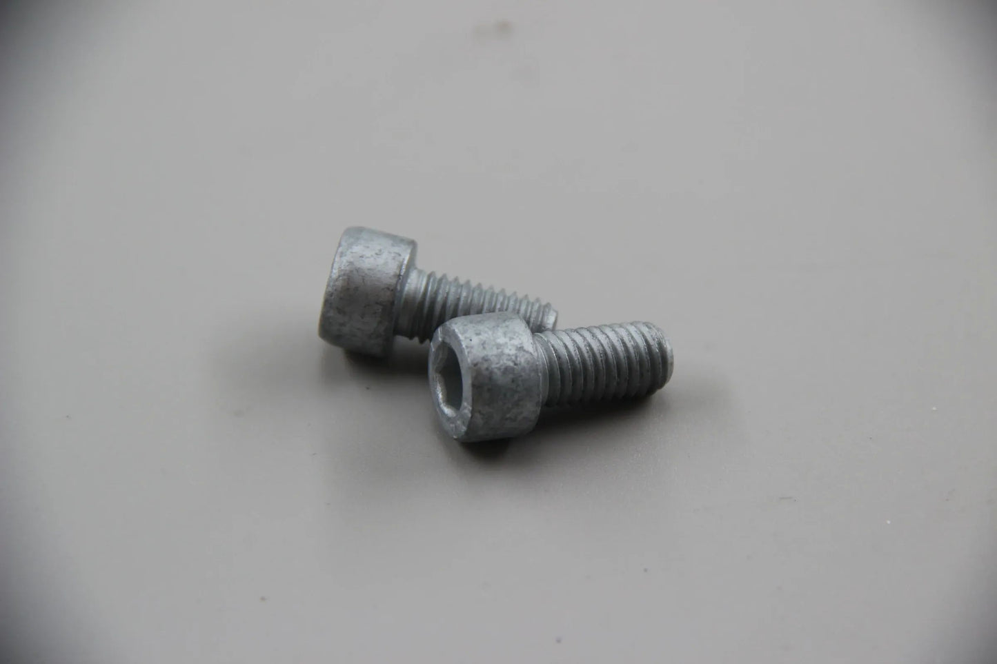 Original BMW E87 E46 E39 E63 E38 2x Zylinderschraube M8X16-8.8-ZNS3 07119904101