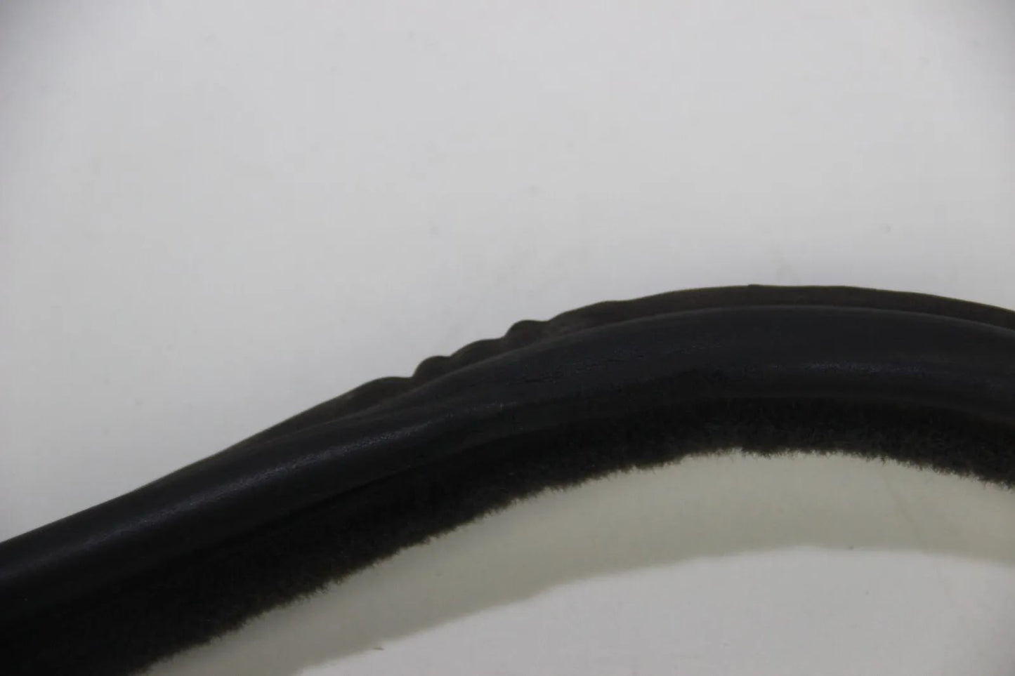 BMW E30 4-Türer Limo Touring 316i-325i Türdichtung hinten rechts Kantenschutz