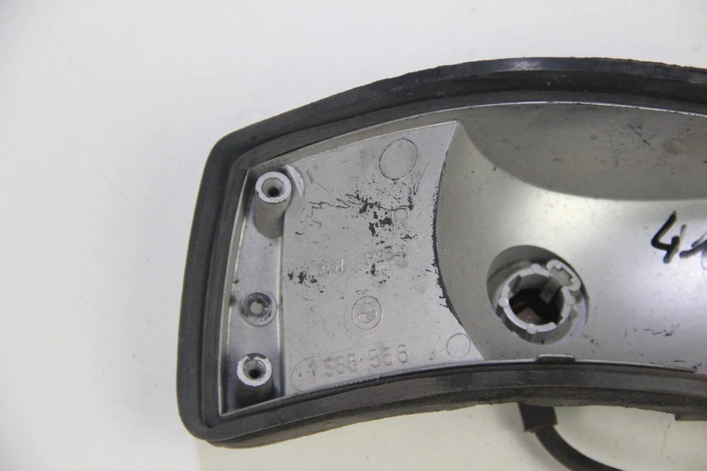 Original BMW E28 5er Blinker ohne Scheibe/Plastik  Gehäuse rechts 1366566