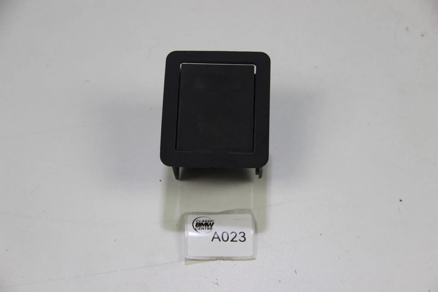 NEU Original BMW E36 316/318/323 Ascher hinten 51168191539 Aschenbecher 3er