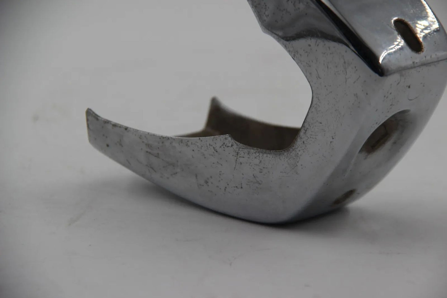 Original BMW E9 2.5cs - 3.0 cs csi csl Stossstangenhorn Links NOS 51111810519