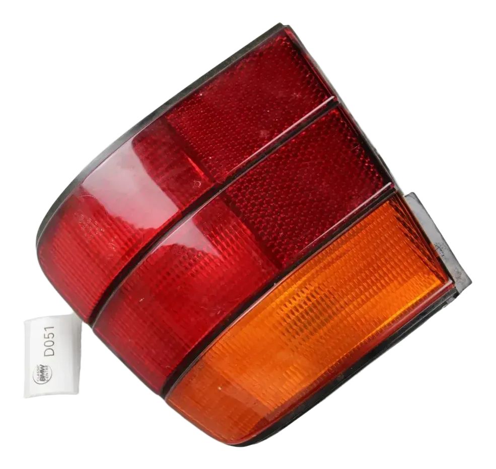BMW E34 Oldtimer Rücklicht Heckleuchte rechts Seitenwand 1384010 neu