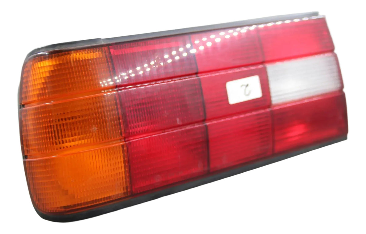 Original BMW E30 316i-325i Heckleuchte Rücklicht links NFL Neuwertig 63211381911
