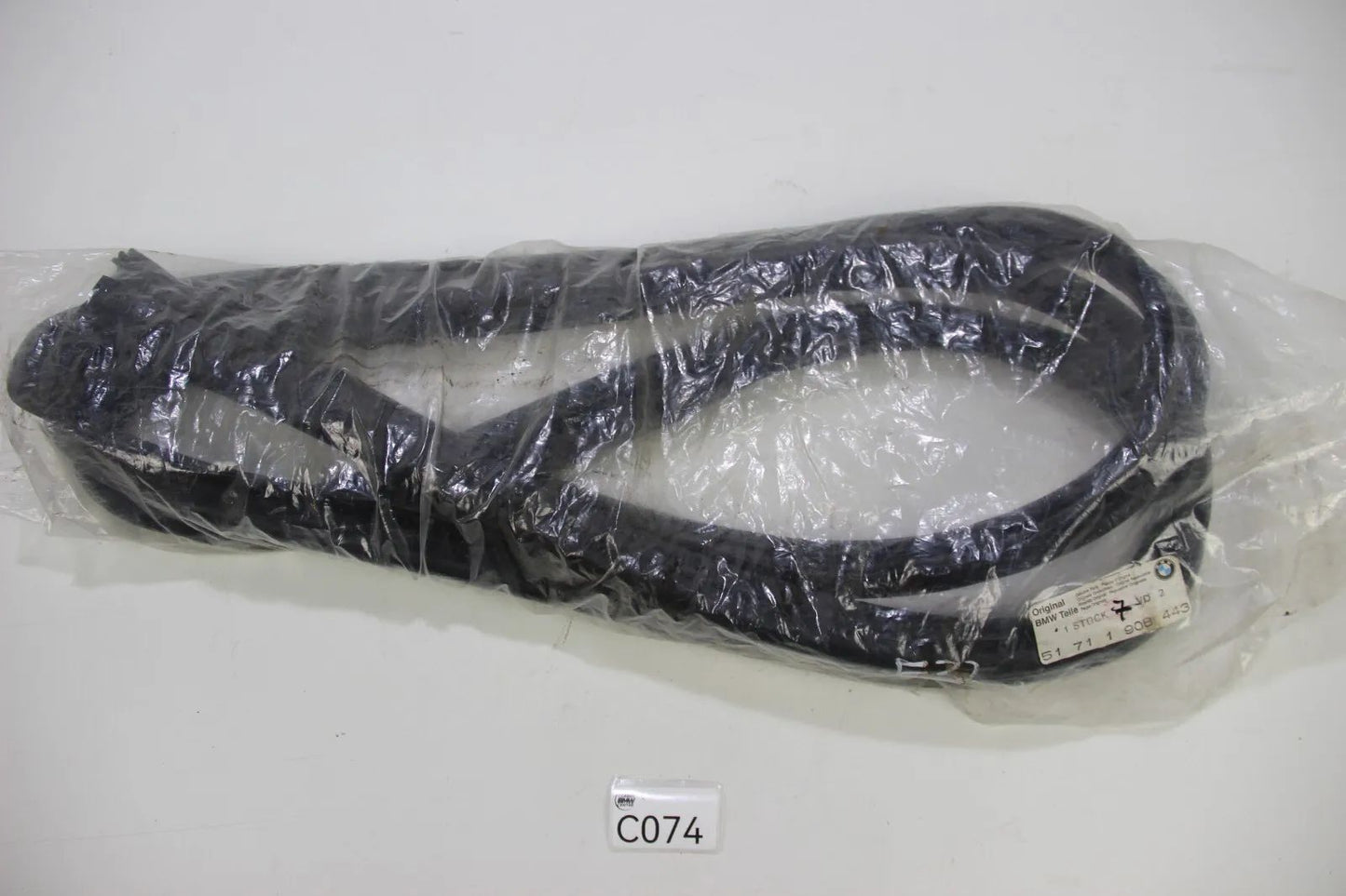 Original BMW E32 728i-750i Dichtung Heckklappe Trunk Lid Seal Gasket 51711908443