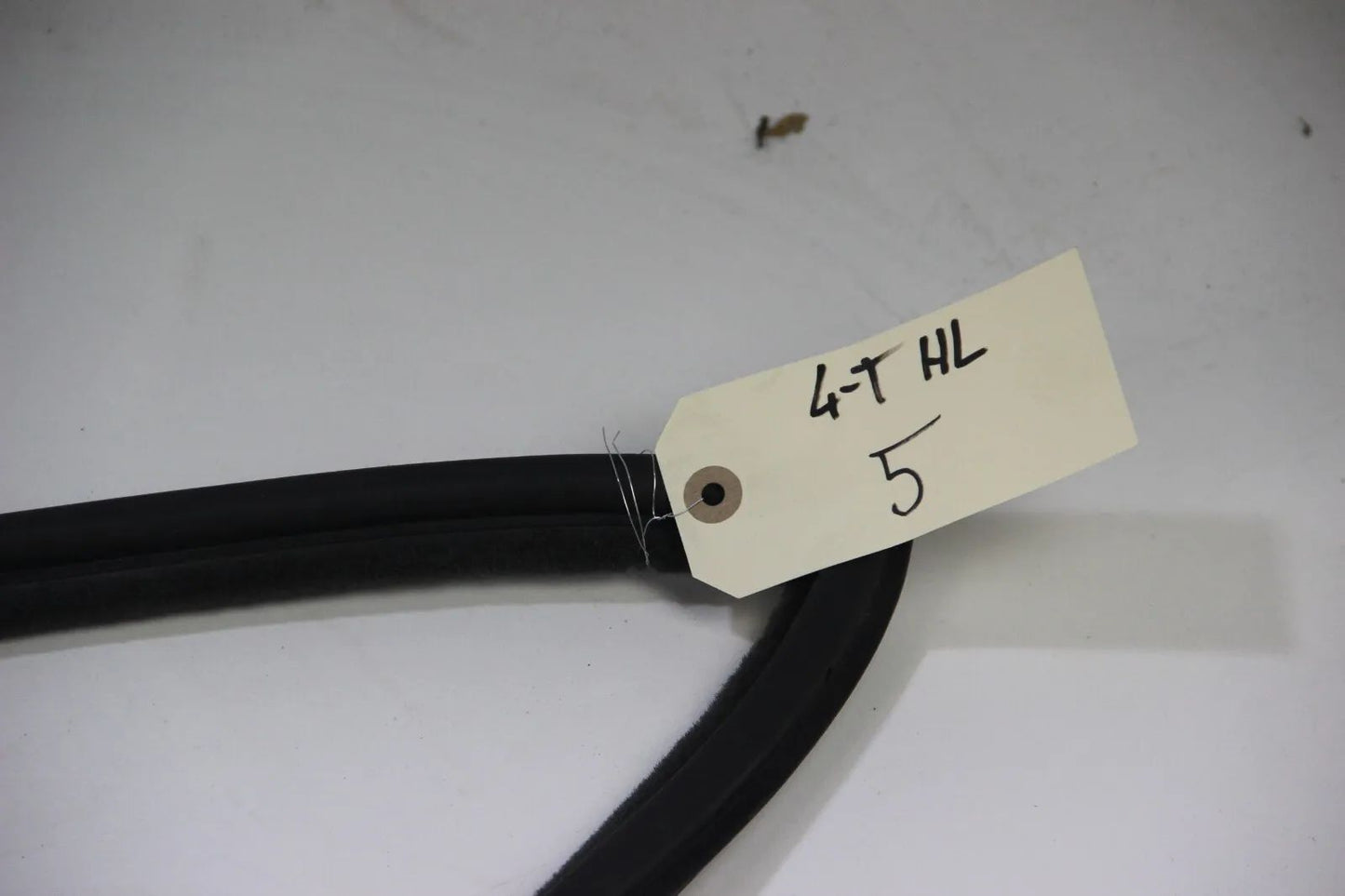 BMW E30 4-Türer Limo Touring 316i-325i Türdichtung hinten links Kantenschutz