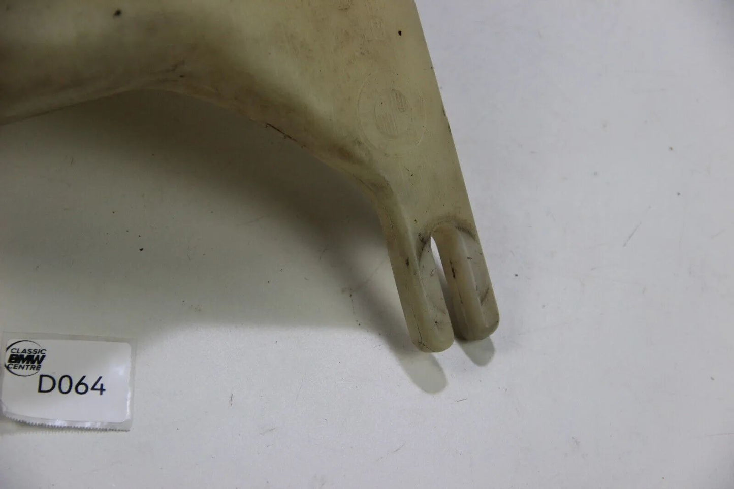 Original BMW E30 Wischwasser Behälter mit Check Control 1370788 316i-325i M3