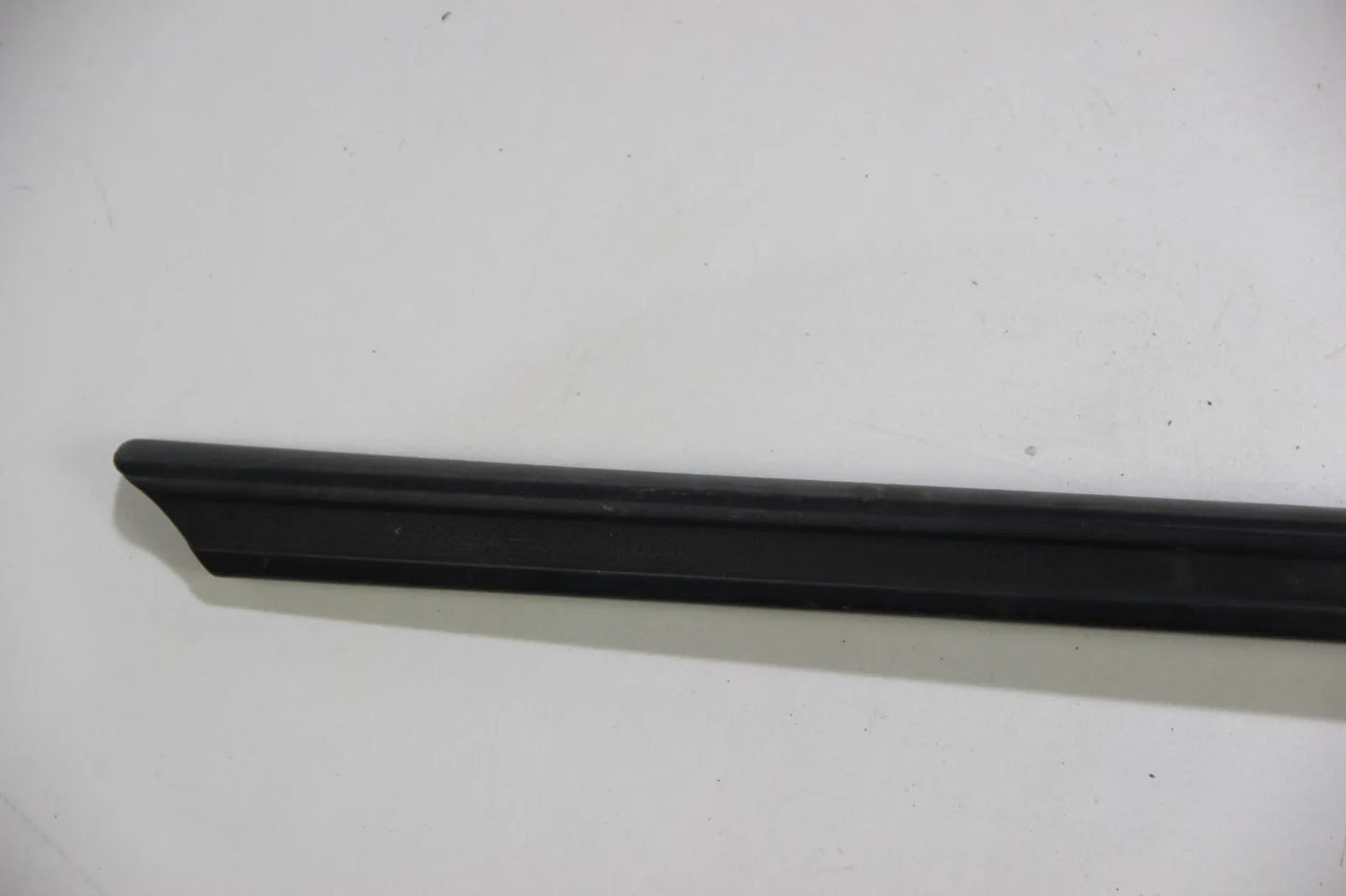 BMW E10 1502-2002  bis 71' Chrom Leiste Abschlussblech hinten Rundleuchter Black