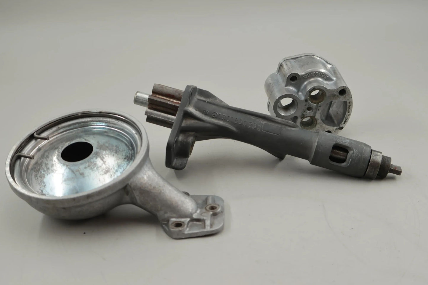 Mercedes-Benz M130 W113 W108 W109 W11 W114 Ölpumpe Oilpump Ölsaugrohr Öl Pumpe