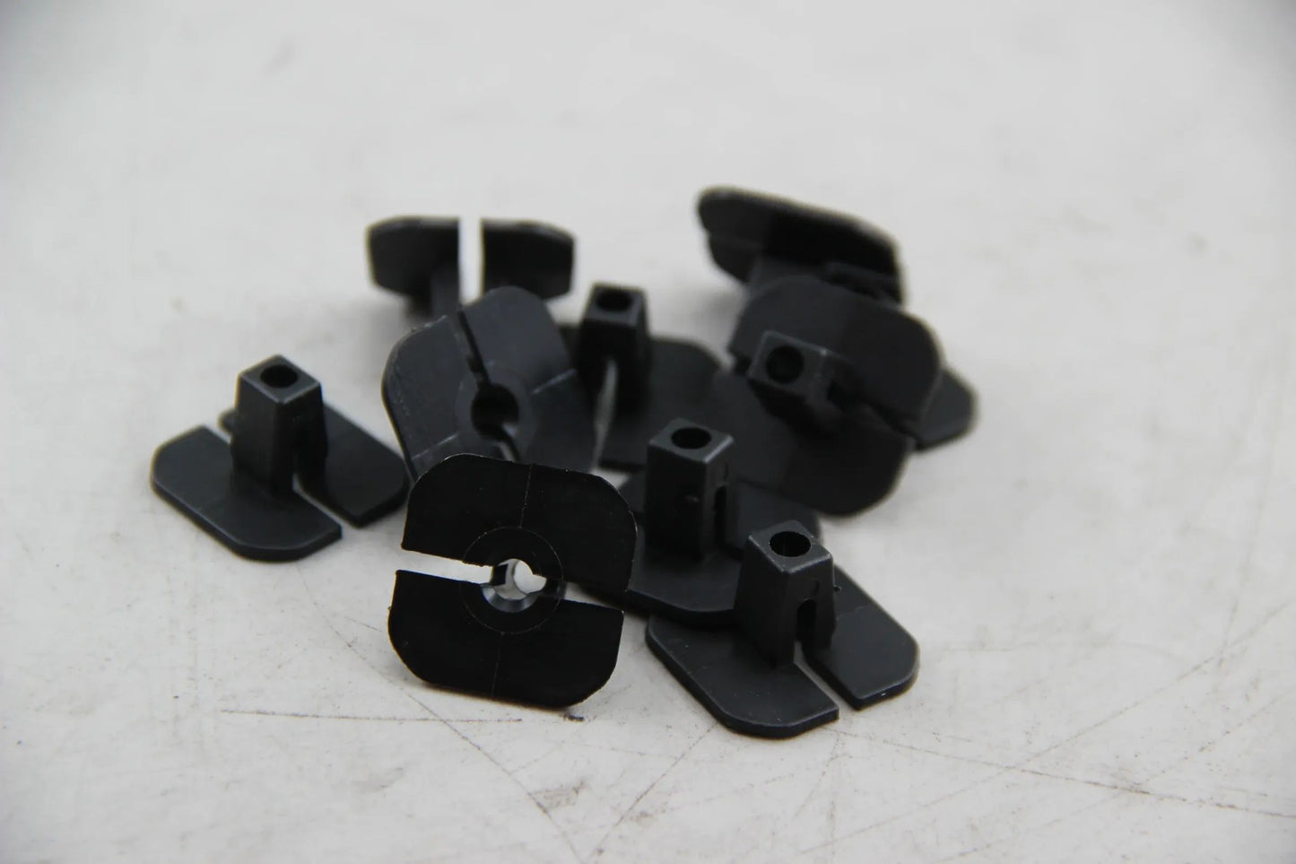 Original BMW E46 E39 E60 E63 E65 E83 10x Spreizmutter schwarz 63128374670