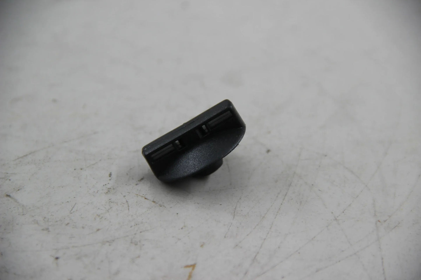 Original BMW E30 E36 E46 E34 E39 E32 E67 E31 E52 Druckknopf NOS NLA 61131373669