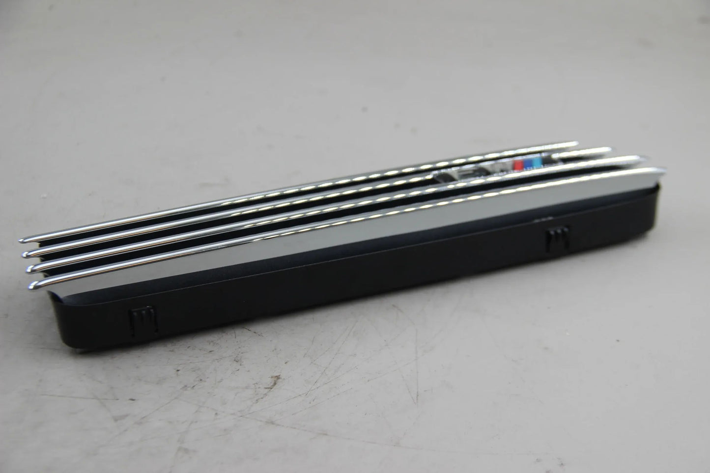 Orig BMW E46 M3 Ziergitter Seitenwand vorne rechts+links 51132694607 51132694608