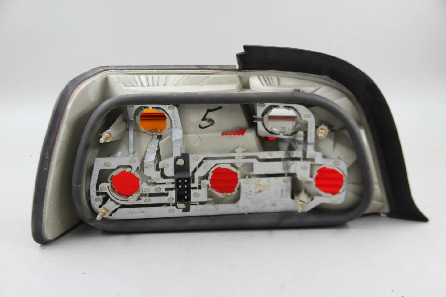 Original BMW E36 316i-323i Heckleuchte rechts 63211393224