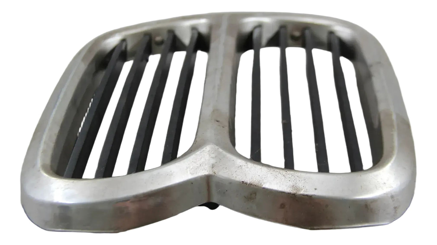 Orig. BMW E10 1502 1602 1802 2002 tii turbo Ziergitter Mitte Niere  51131826675