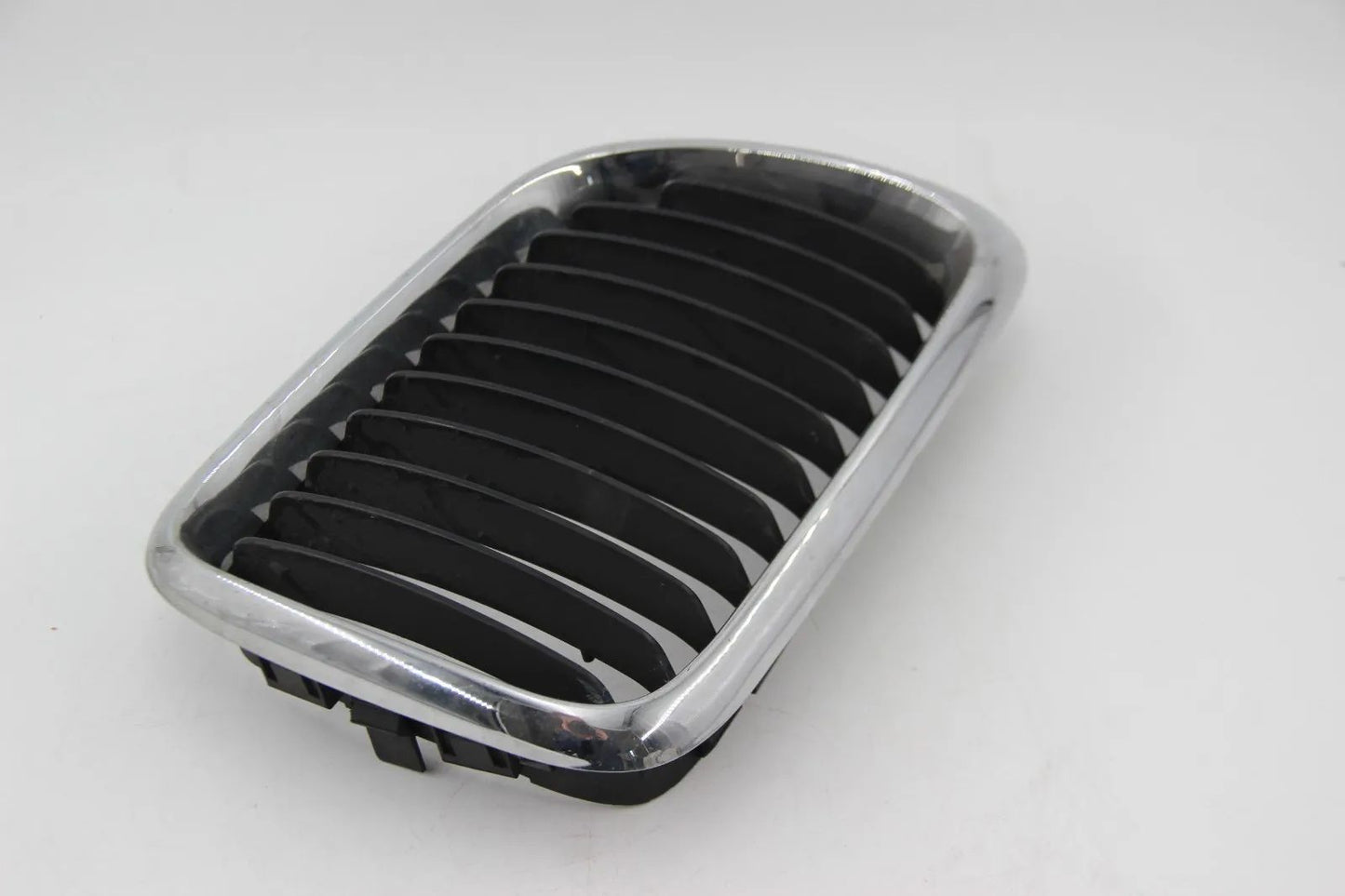 Original BMW E36 3er 316i-328i Ziergitter Niere Vorne Rechts Chrom 51138195094