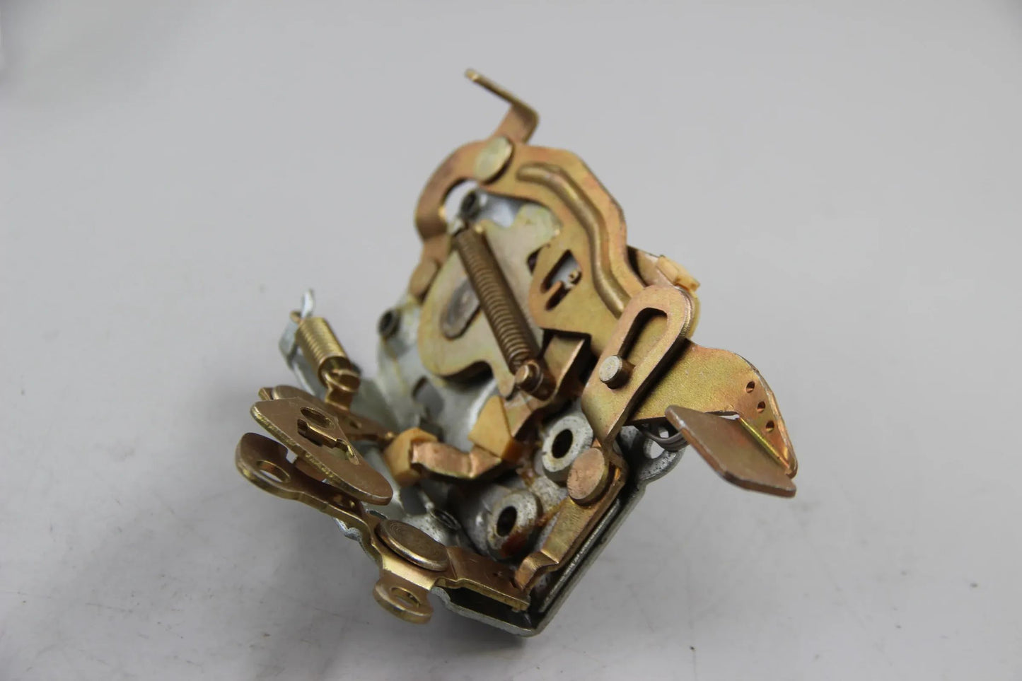 Original BMW E12 518 520 525 528 518i-535i Schloss vorne rechts 51211826300